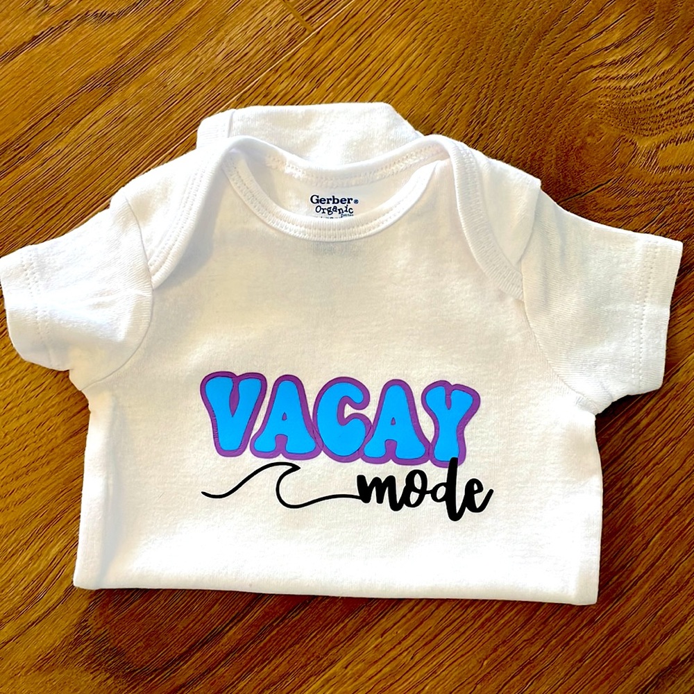 VACAY MODE Onesie - Picture 2 of 3